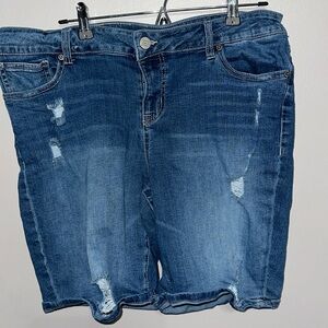 Maurice’s distressed Bermuda denim short